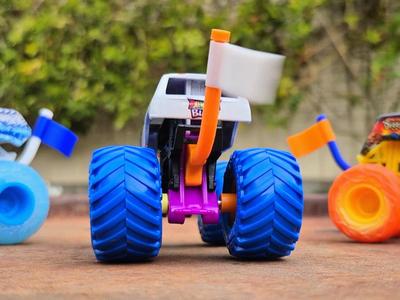 Monster Jam Truck 1:64 Spinning Flag