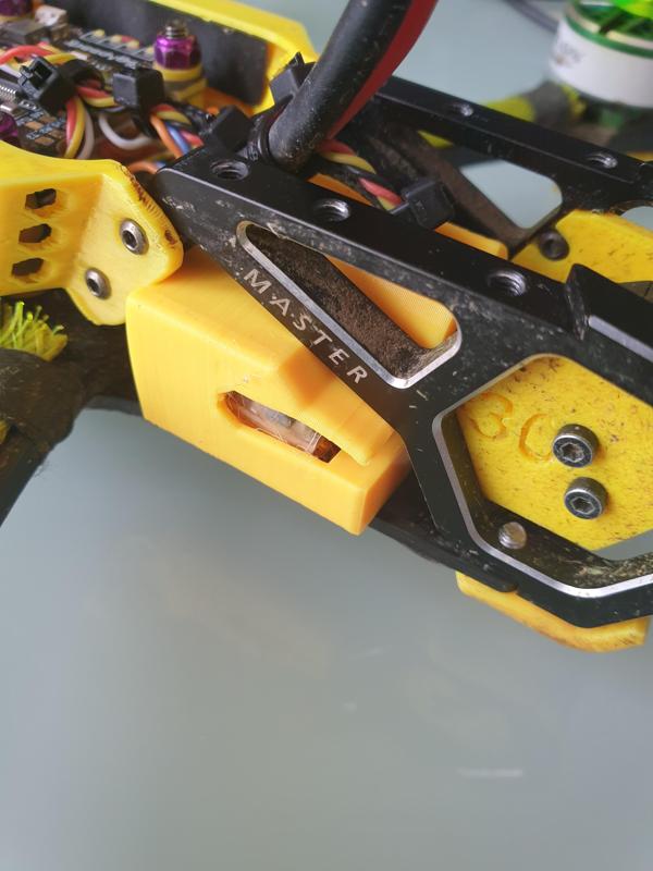 Speedybee Master5 V2 : Vifly beacon and capacitor holder