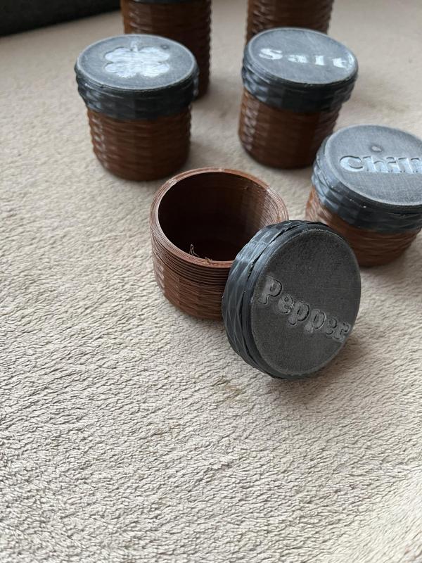 Krabicka, kořenka, sul, pepř, chilli, káva, cukr, na kempovani