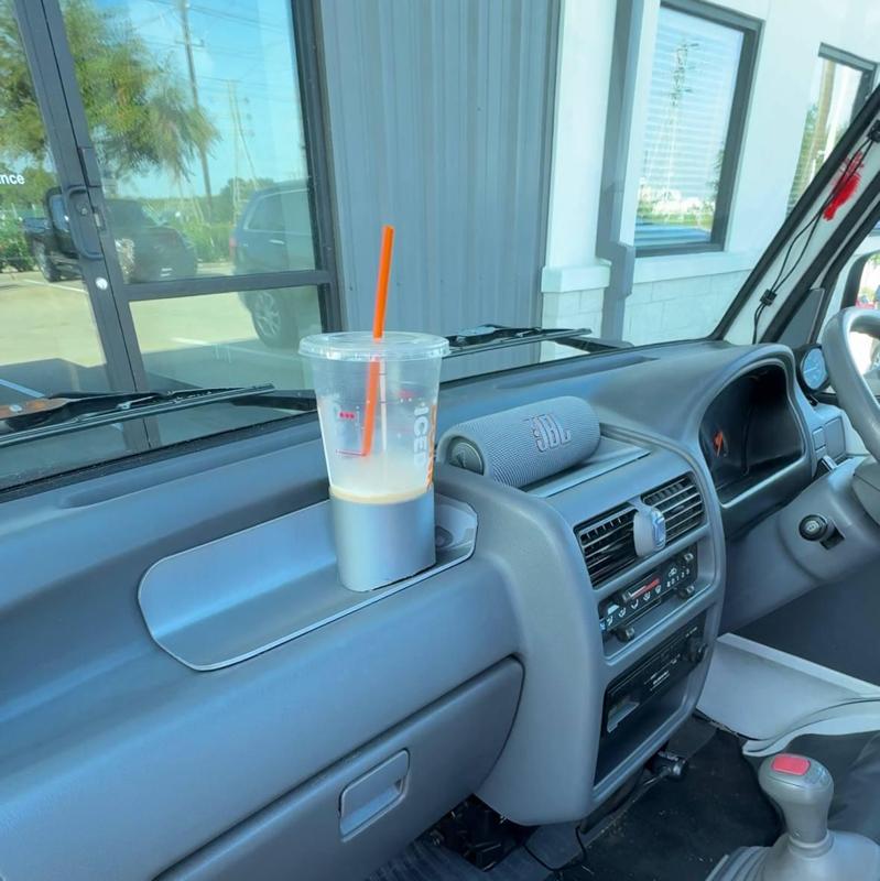 Subaru Sambar passenger side cup holders