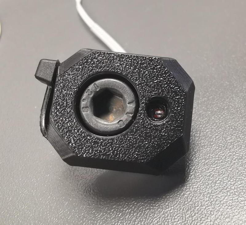 Bead thermistor mount for 30 series extrusion