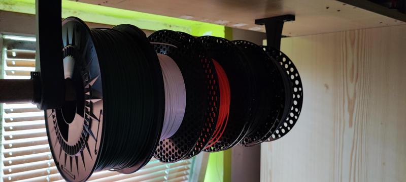 Filament holder hooks