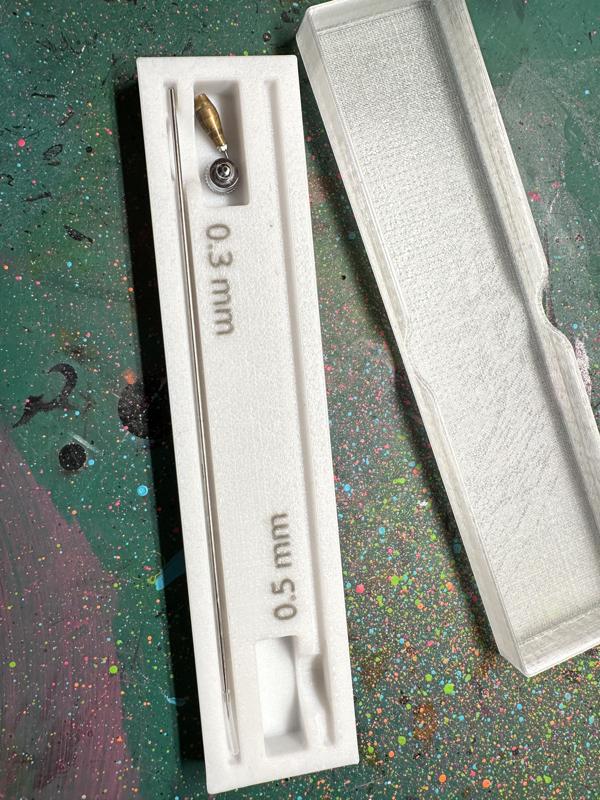 Iwata Eclipse Needle Keeper