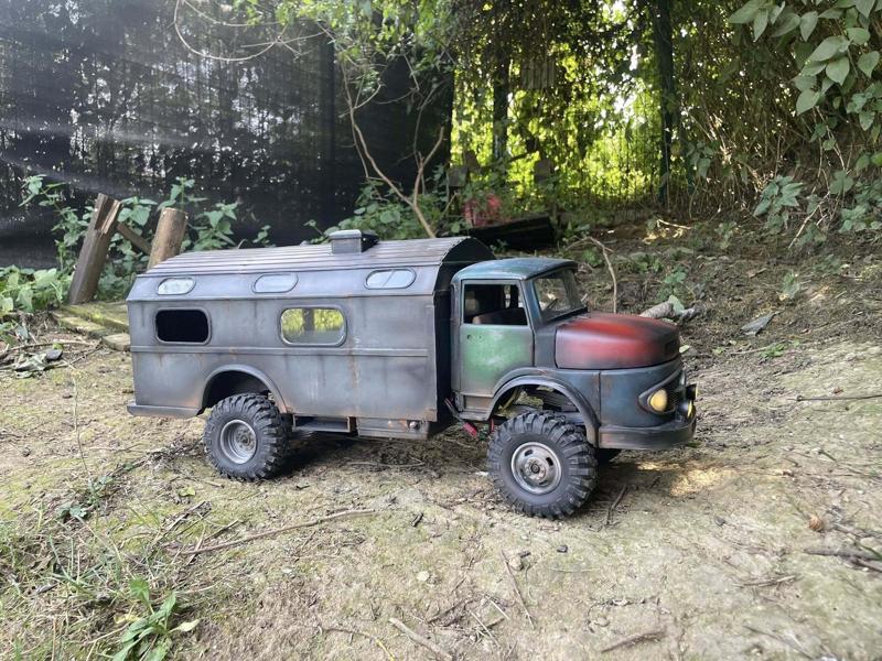 body Mercedes L1113 camper truck 1/10th