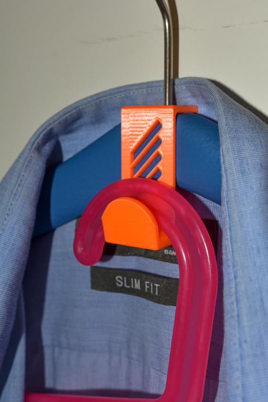 Držák ramínka / Hanger holder