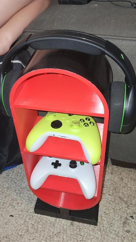 headset and controller stand
