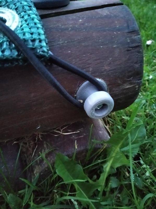 Držák na plachtu pískoviště