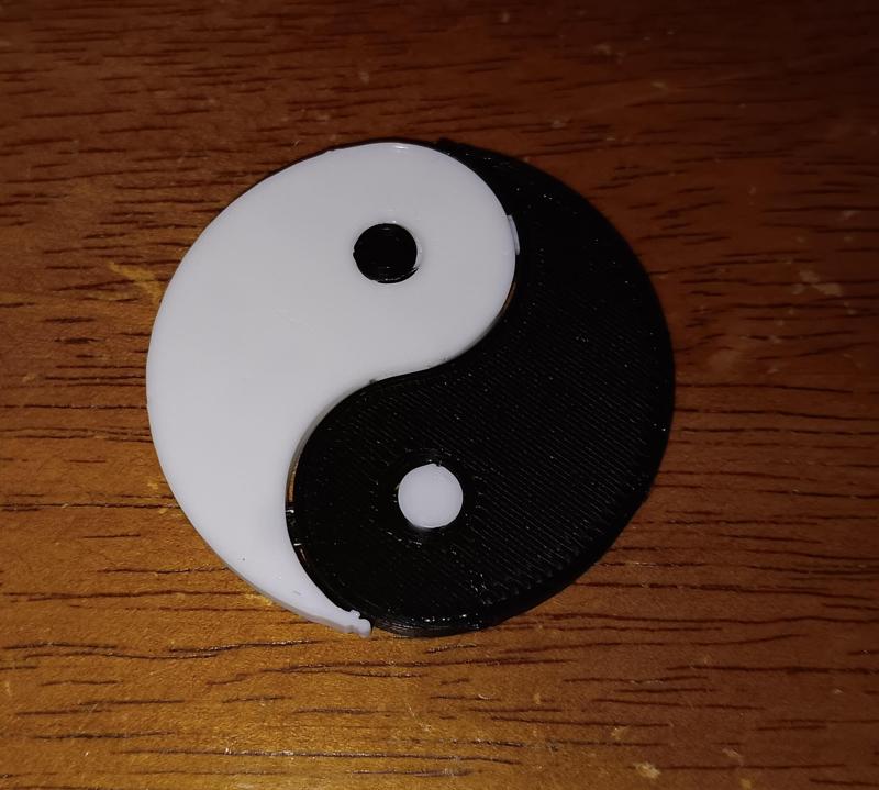Two-color Yin and Yang (7 piece assembly)