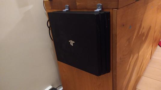 PS4 Pro Wallmount