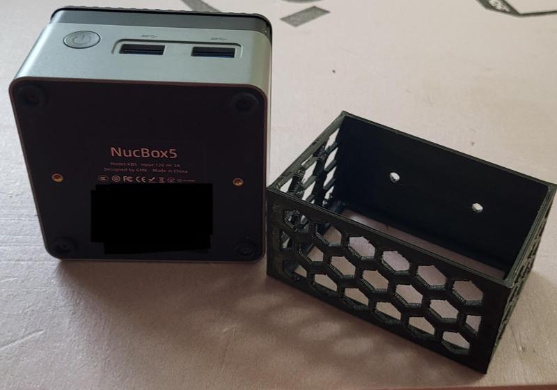 GMKtek NucBox5 mount