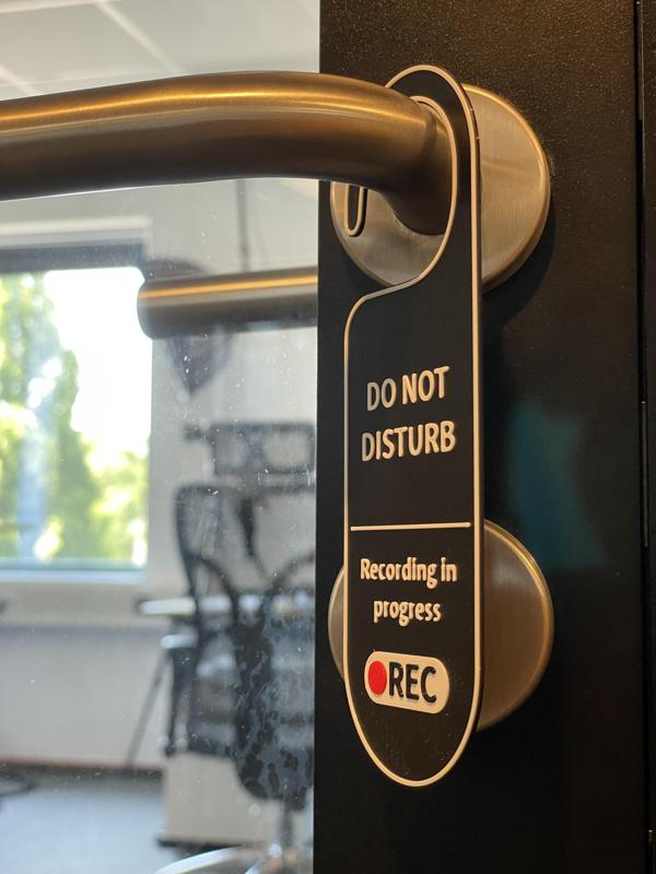 Recording sign door hanger