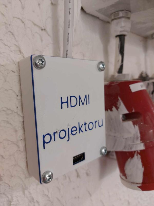 HDMI port wall mount