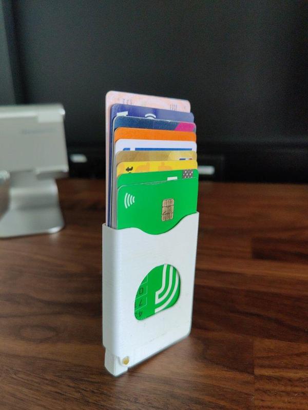 Pop-up wallet