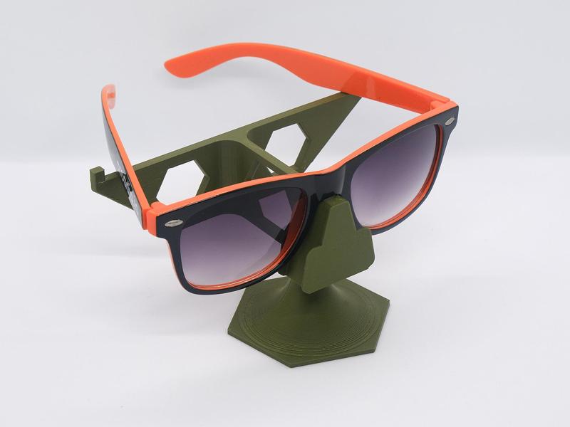 "SpecScape" Personalised Eyewear Organisation Solution