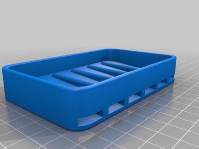 Self draining soap holder