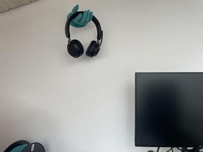 Remix - Hand headphone hold