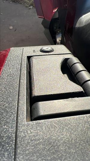 Kawasaki Concours 1400, GTR 1400 saddle bag latch cover