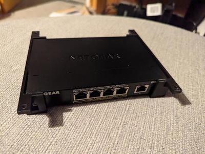 Netgear GS305P Under-Desk Mount
