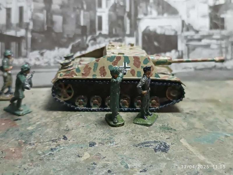 Stug  III Mit 7,5 cm pak 42 L /70  (Paper panzer)