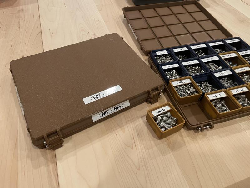 Rugged-ish Gridfinity Box Short 4x5x3 - Parametric