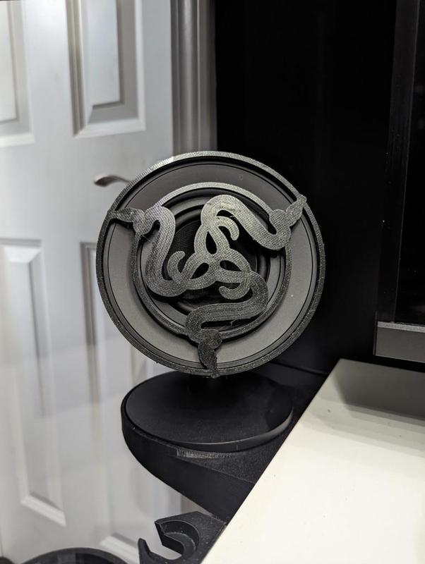 Razer Nommo V2 Speaker cover