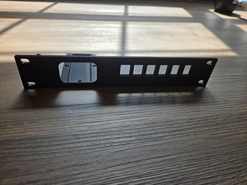 10 inch PoE with keystones