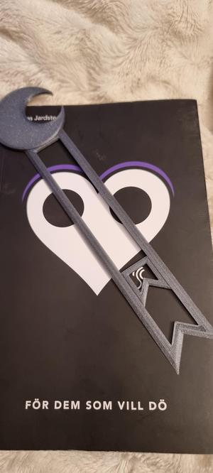 Moon bookmark with line marker