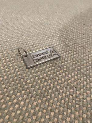 Simple keyring with your own text !