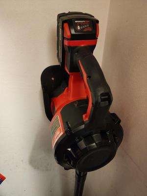 M18 Compact Vacuum Wall Mount