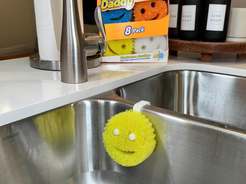 Minimalist Scrub Daddy Holder For Split Sink