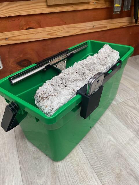 Unger window cleaning - Holder for Scraper - Halter für Sicherheitsschaber