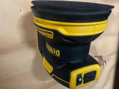 Dewalt DCW210 (Random Orbital Sander) Mount