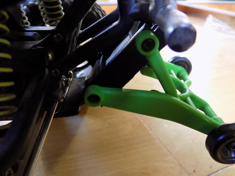 TRAXXAS T-Maxx Wheelie Bar Piece