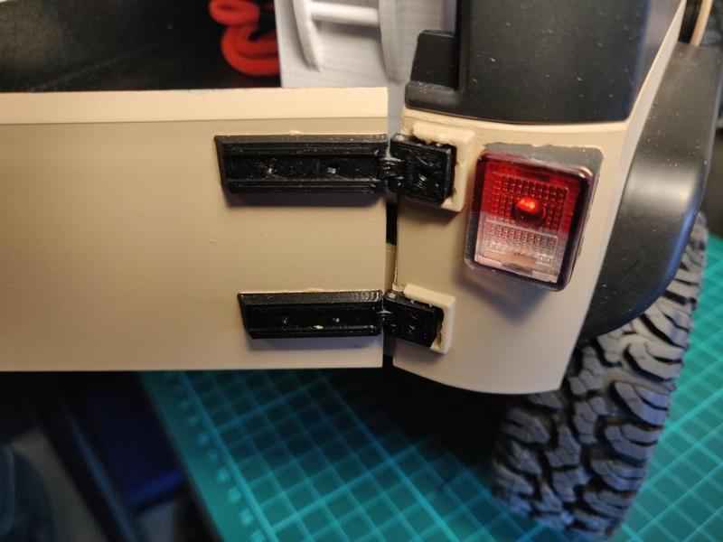 Tailgate hinge for Team Raffee Co. Wrangler Rubicon 5-Door hard body