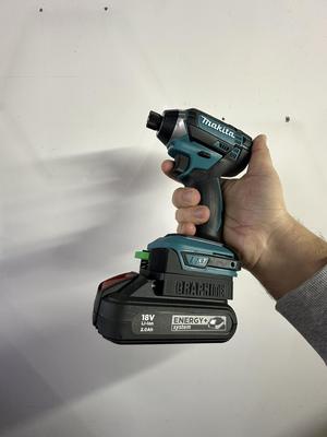 GRAPHITE BATTERY ON MAKITA TOOLS