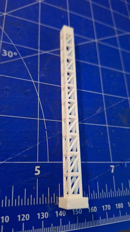 Simple lattice mast / Jednoduchy konstrukcni sloup