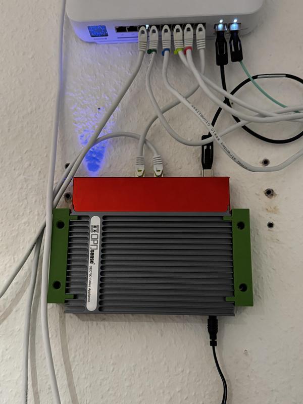 Deciso OPNSense DEC750 Wall mount