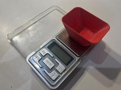 Scale tray