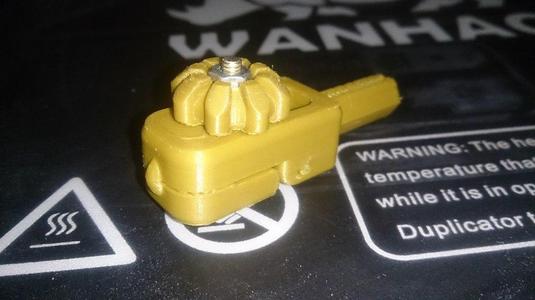 Clip to hold the spiral