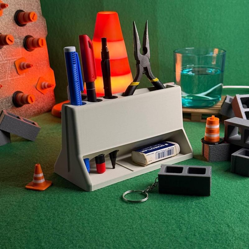 ROAD BARRIER PENHOLDER + BRICK KEYCHAIN - PART 4/4