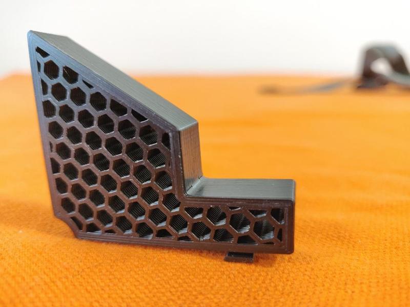 Node 202 graphics card support / brace