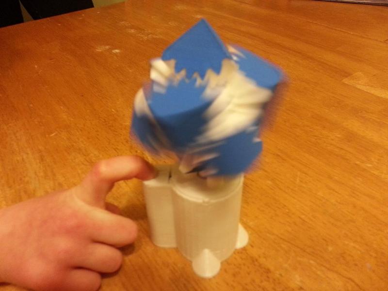 Motorized Cube gears with removable base