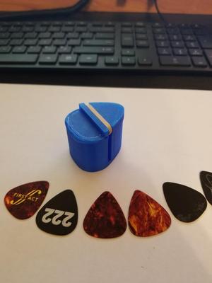 Guitar pick holder