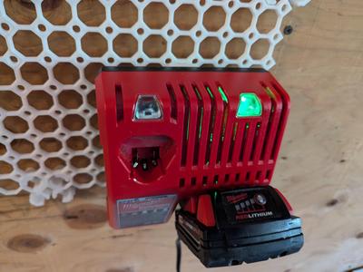 Milwaukee 12/18 charger for multiconnect multiboard