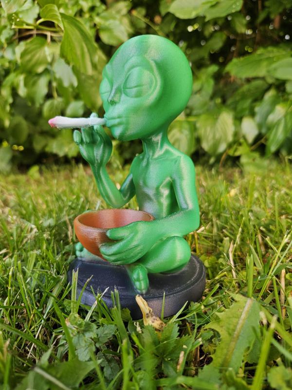 420 Alien – Außerirdischer Genussmoment als Dekofigur