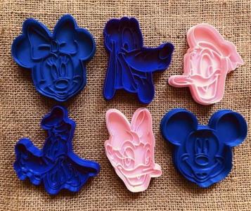 MICKEY MOUSE MINNIE GOOFY DAISY DONALD PLUTO COOKIE CUTTER COOKIE CUTTER COOKIE CUTTER