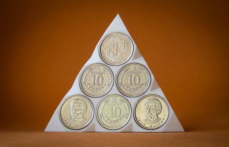 Coin Display Stand for 10 Hryvnia Collectible Coins (6 slots)