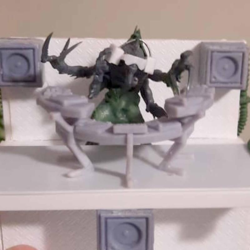 DJ Jazzy Genestealer's Record Scratchin' Table & speaker systems