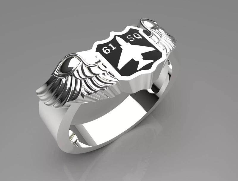 Emblem fly gold ring mr0146