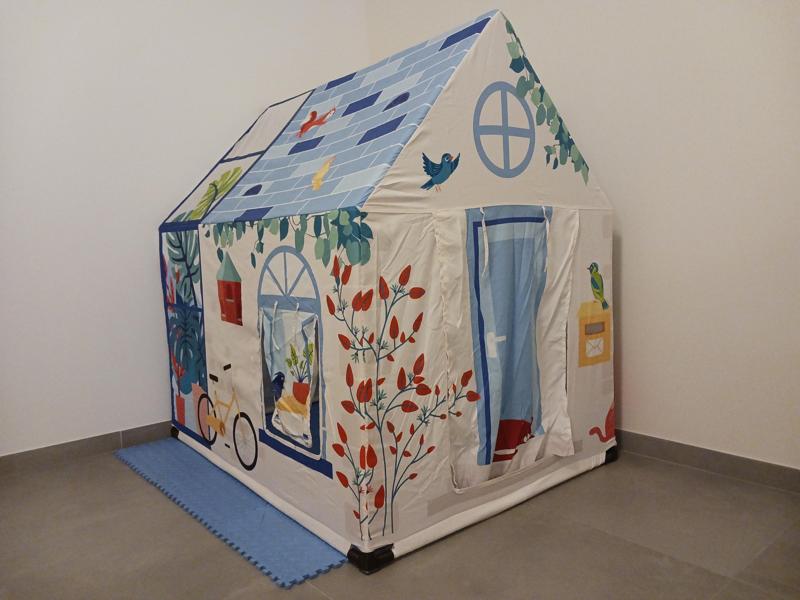 LUDI: Interior house 90° low angles